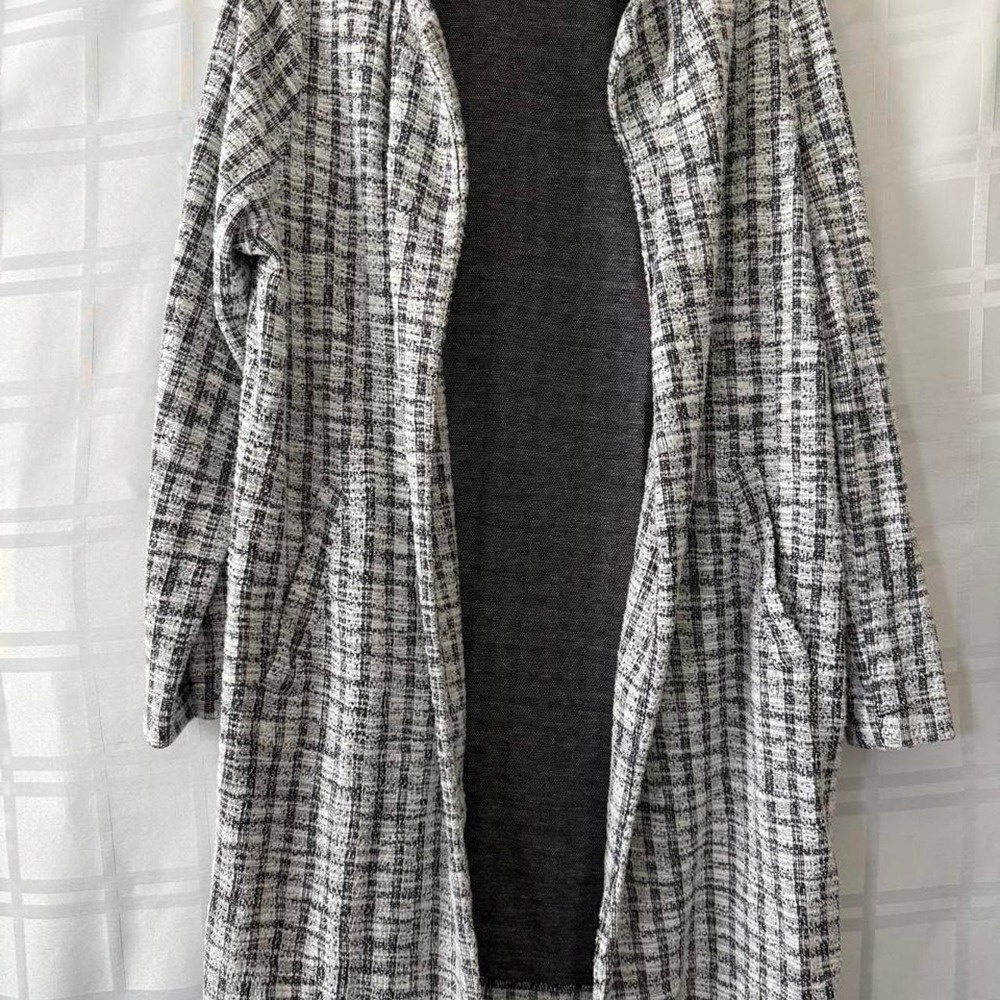 Women's Size L Black and White Plaid Longline Cardigan/Coverup/ Lightweight Coat
